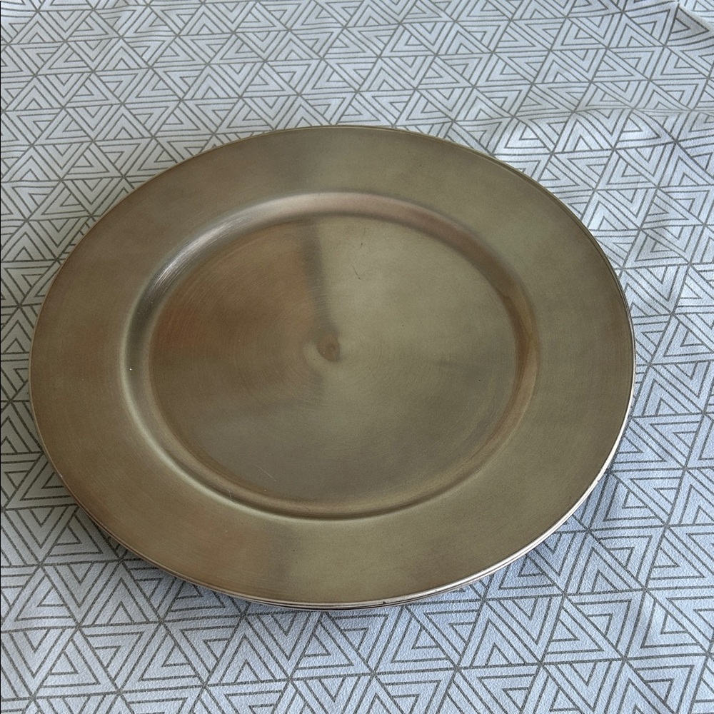 Elegant Gold Charger Plate